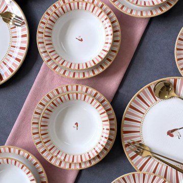 24-delige keramische serviesset – wit/rood met gouden accenten