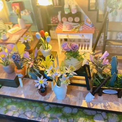 2Kids Toys - Miniatuur Darcyin bloemenhuisje 2xAAA