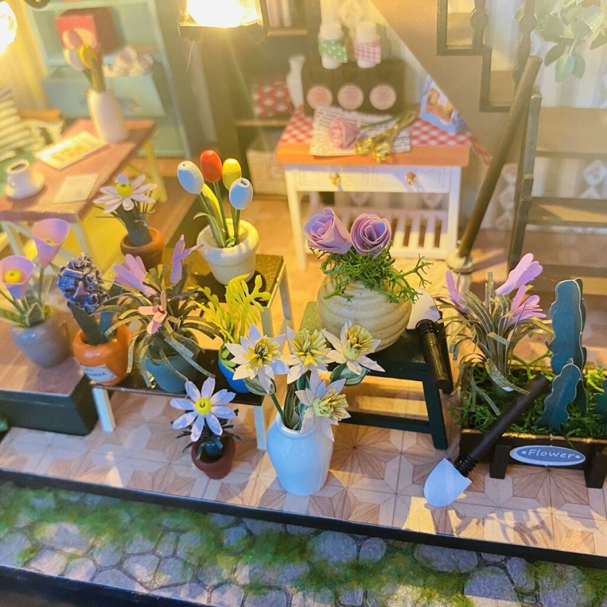 2Kids Toys - Miniatuur Darcyin bloemenhuisje 2xAAA