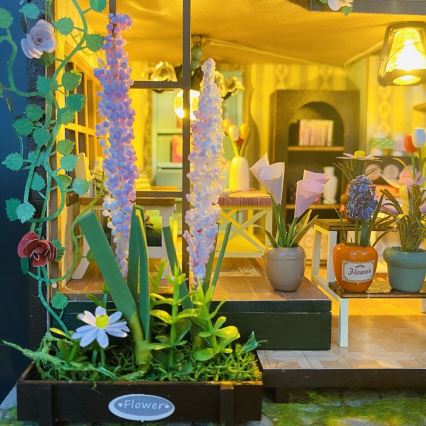 2Kids Toys - Miniatuur Darcyin bloemenhuisje 2xAAA