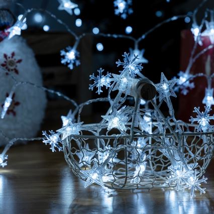 Aigostar - Guirlande de Noël LED extérieure 25 LED/8 fonctions 3xAA 2,5 m IP44 blanc froid