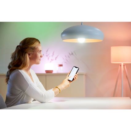 Ampoule à intensité variable LED RGBW A60 E27/8,5W/230V 2200-6500K  CRI 90 Wi-Fi + télécommande - WiZ