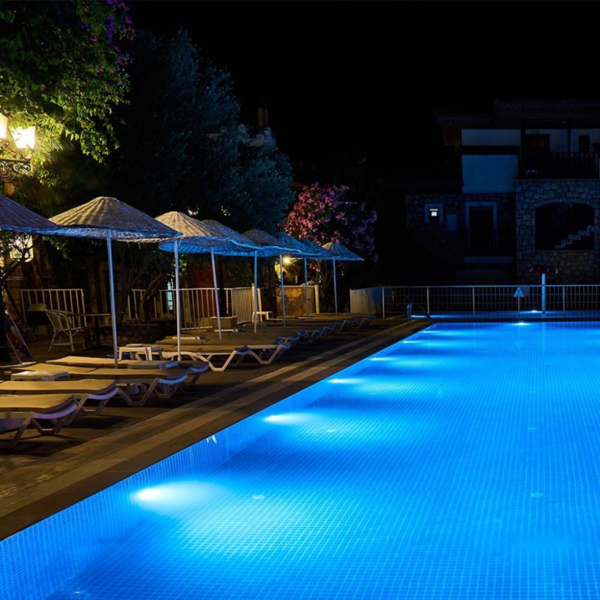 Ampoule de piscine LED/18W/12V IP68 6500K