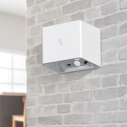 Applique murale à intensité variable avec détecteur MIRI LED/2,5W/3,7V 3000/4000/6400K 4000 mAh blanc