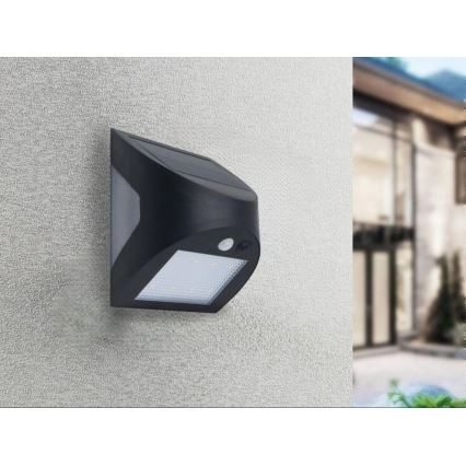 Applique murale solaire LED avec capteur — LED 3 W / 3,7 V / 3000/4000 K / 1200 mAh / IP54, noire