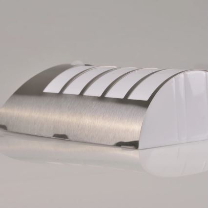 Applique murale solaire avec détecteur SAFFO LED/3,7V 2000 mAh IP44