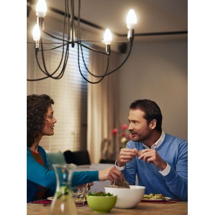 Bougie LED Philips E14/4W/230V 2700K