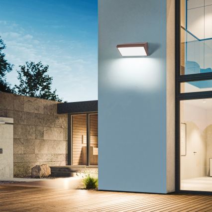 Brilagi - Applique murale extérieure LED RGBW à intensité variable TRIANGLE 1xE27/15W/230V 2700-6500K IP65 marron