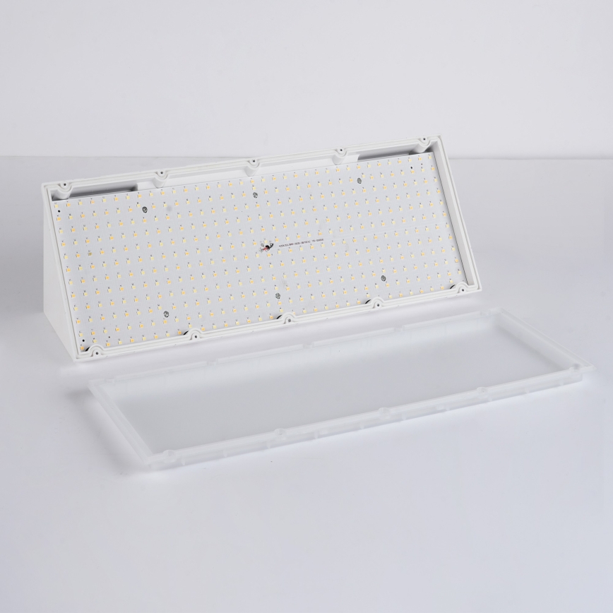 Brilagi - Applique murale d'extérieur LED avec détecteur TRIANGLE LED/42W/230V 45 cm blanche IP65