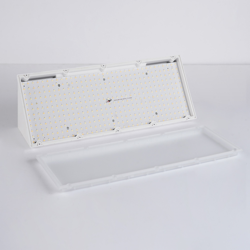 Brilagi - Applique murale extérieure LED TRIANGLE 42W/230V 3000/4000/6500K 45 cm blanche IP65