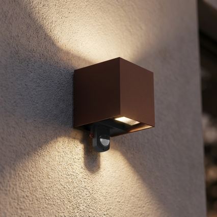 Brilagi - Applique murale LED d'extérieur avec capteur CUBE LED/6W/230V marron IP65