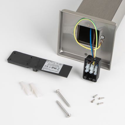 Brilagi - Buitenlamp met 2 SCHUKO-stopcontacten NOVA 1xE27/15W/230V 40 cm IP44 mat chroom