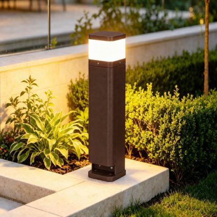 BRILAGI - Buitenlamp met 2 SCHUKO-stopcontacten PILLAR 1xG9/11W/230V IP44 bruin