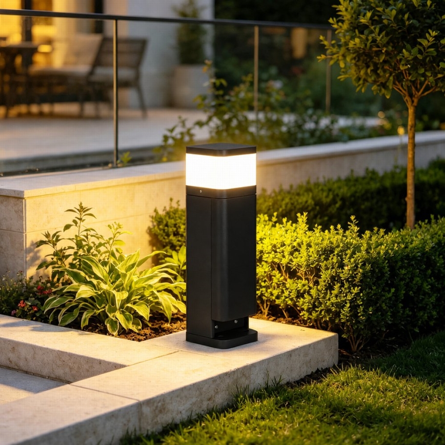BRILAGI - Buitenlamp met 2 SCHUKO-stopcontacten PILLAR 1xG9/11W/230V IP44 zwart