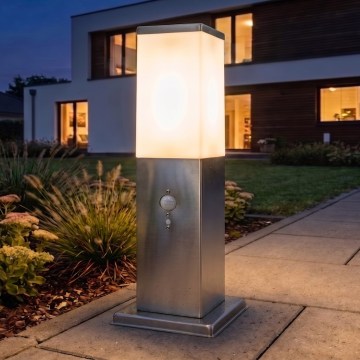 Brilagi - Buitenlamp met sensor, 1x E27/15W/230V, 40 cm, IP44, mat chroom