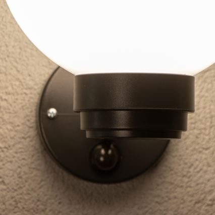 BRILAGI - Buitenmuurlamp met bewegingssensor HARBOR 1xE27/40W/230V IP33 antraciet/wit