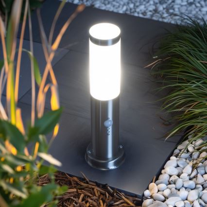 Brilagi - Lampe d'extérieur avec détecteur NOVA 1xE27/15W/230V 40 cm IP44 chrome mat