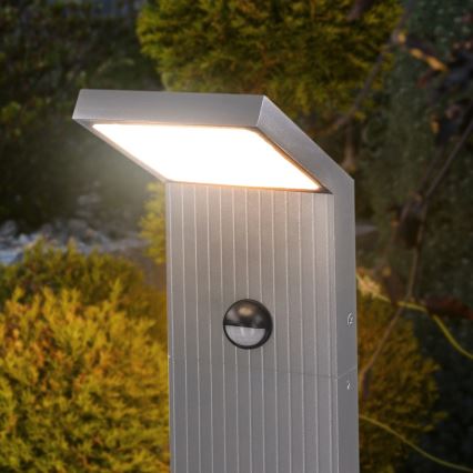 Brilagi - LED-buitenlamp met sensor RIANO LED/8W/230V zilverkleurig IP65 80 cm