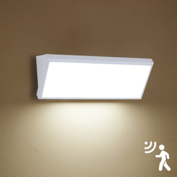Brilagi - LED buitenwandlamp met sensor TRIANGLE LED/42W/230V wit IP65
