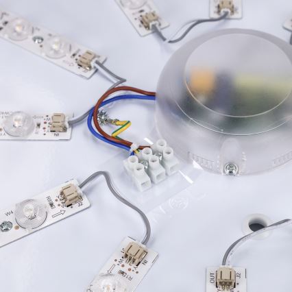 Brilagi - Plafonnier LED dimmable PILANA 72 W 230 V 3000–6500 K chêne/noir Ø 80 cm + télécommande