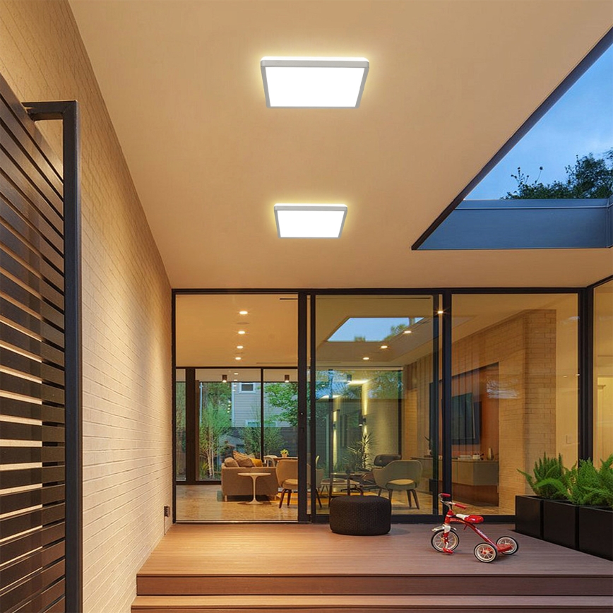 BRILAGI - LED plafondlamp voor badkamer ULTRA SLIM LED/18W/230V 30x30 cm zilverkleurig IP54