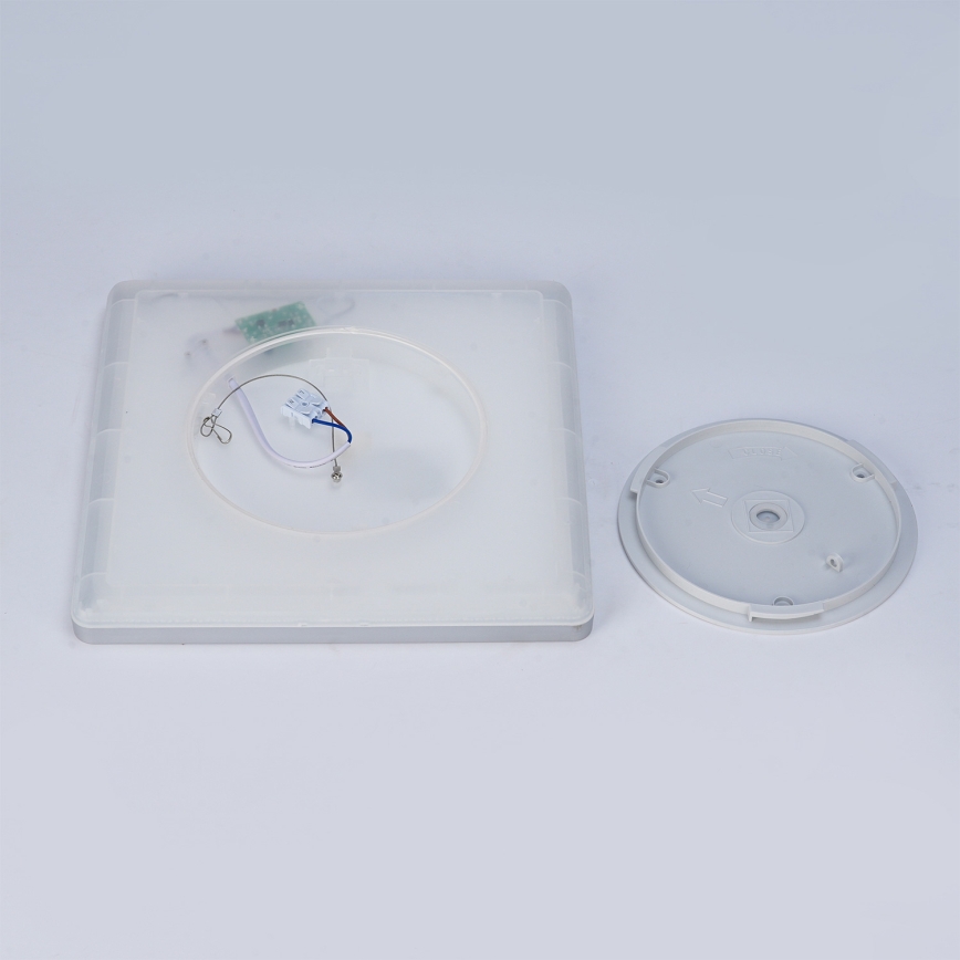 BRILAGI - LED plafondlamp voor badkamer ULTRA SLIM LED/18W/230V 30x30 cm zilverkleurig IP54