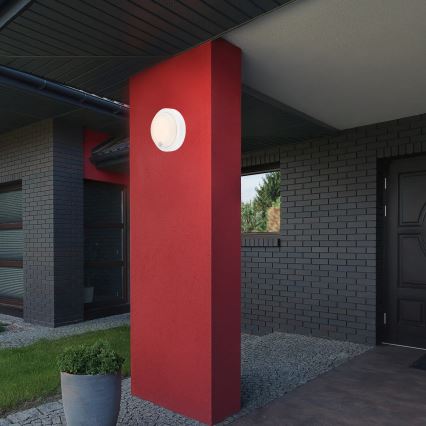 Brilo - Oplaadbare LED-muurlamp voor buiten met bewegingssensor LED/4W/5V 4400 mAh IP44 wit