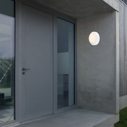 Brilo - Oplaadbare LED-muurlamp voor buiten met bewegingssensor LED/4W/5V 4400 mAh IP44 wit