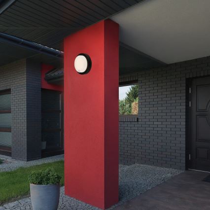 Brilo - Oplaadbare LED-buitenwandlamp met sensor LED/4W/5V 4400 mAh IP44 zwart