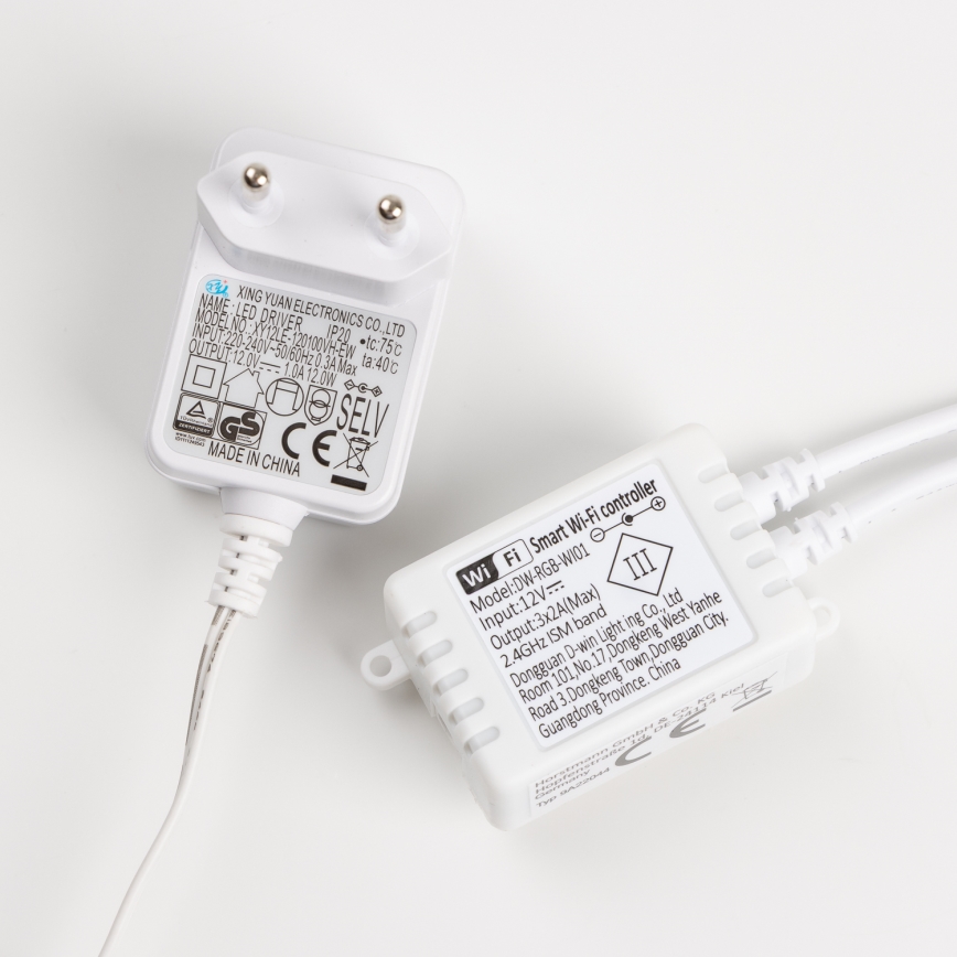 Dimbare LED RGBW-strip LED/9W/230V 5m Wi-Fi + afstandsbediening