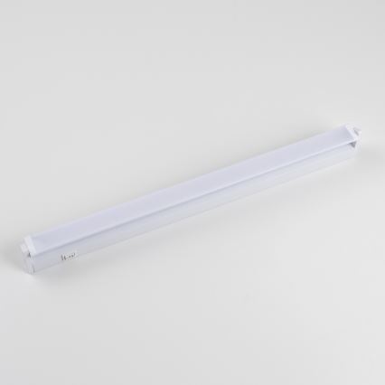 Éclairage LED sous-meuble LED/7,5W/230V 55,6 cm blanc