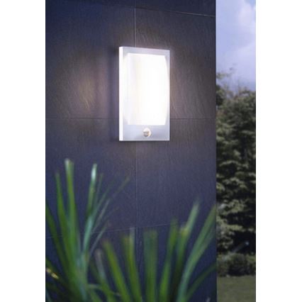 Eglo 79213 - Wandlamp voor buiten met sensor VERRES 1xE27/12W/230V IP44 mat chroom