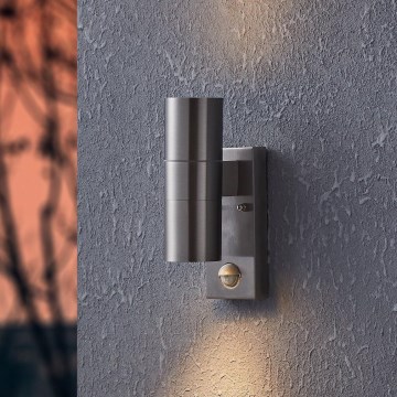 Eglo 79594- Applique murale LED extérieure avec détecteur ARAPONGAS 2xGU10/2,8W/230V IP44 chrome mat