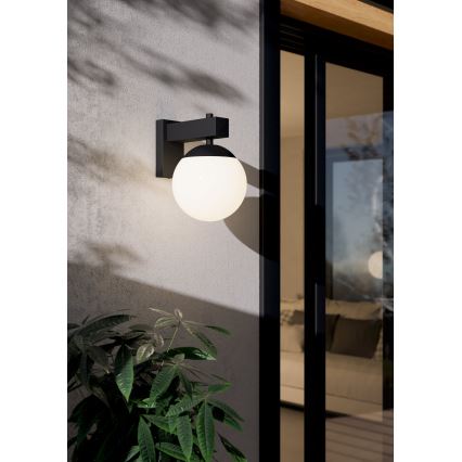 Eglo - Applique murale extérieure 1xE27/40W/230V noir IP44