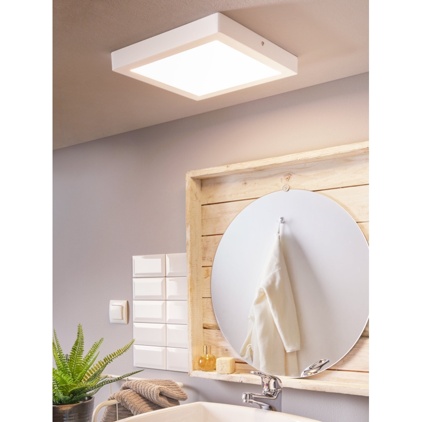 Eglo 96169 - Plafonnier LED pour salle de bains FUEVA 1 LED/22W/230V IP44 30x30 cm