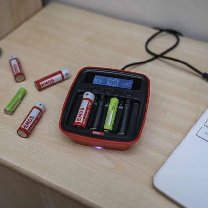 Chargeur de piles avec écran LCD 4xAA/AAA 5V