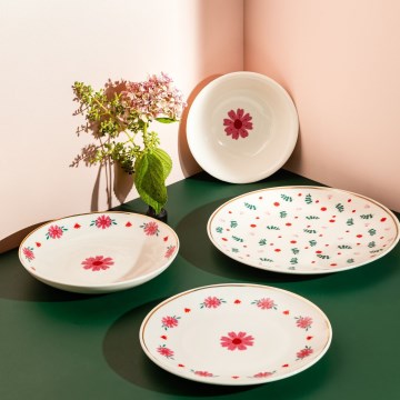 Ensemble de 24 pièces, blanc/rouge/vert, en porcelaine