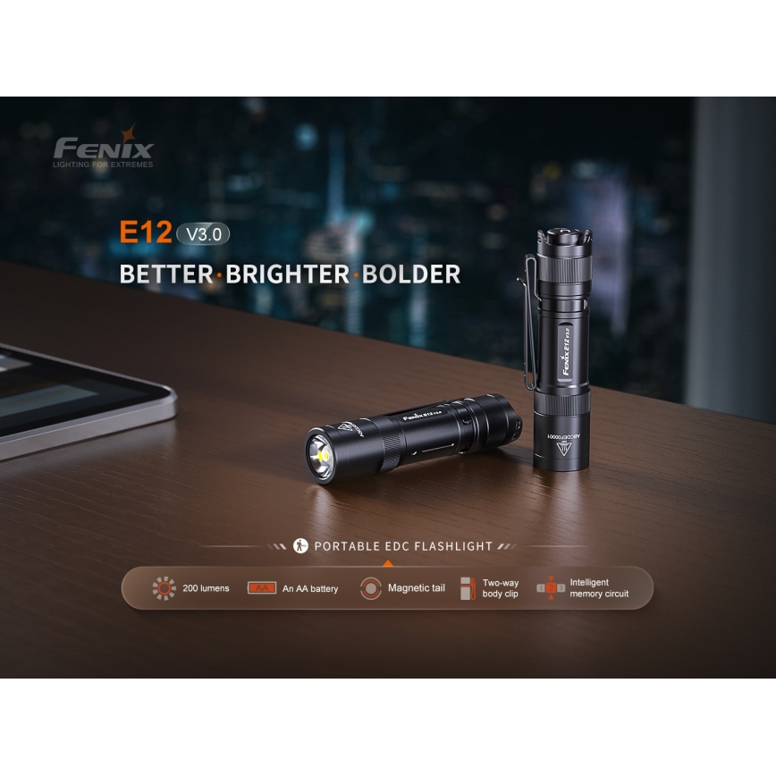 Fenix E12V30 - Lampe de poche LED rechargeable à intensité réglable LED/1xAA 2000 mAh IP68 200 lm 100 h noire