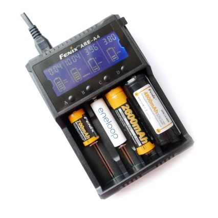 Fenix FENAREA4 - Acculader 4xLi-ion/AAA/AA/C 5V