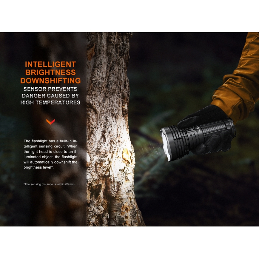 Fenix LR40RV20 - Lampe torche rechargeable LED/USB IP68 15000 brillant 177 h 5000 mAh