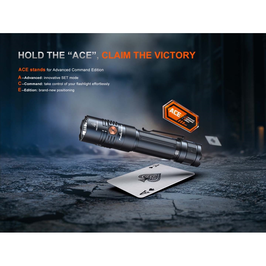 Fenix PD36RACE - Lampe torche rechargeable LED à intensité variable LED/USB 5000 mAh IP68 3000 lm 63,45 h noire