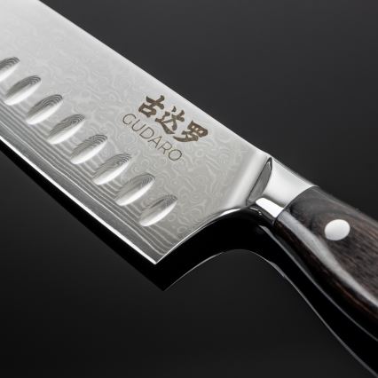 Gudaro - Couteau Santoku SHIRO en acier damassé à 67 couches, lame 7, longueur 17,5 cm