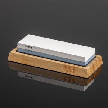 Gudaro - Pierre d'affûtage SHINRAI 3000/8000 avec socle en bois