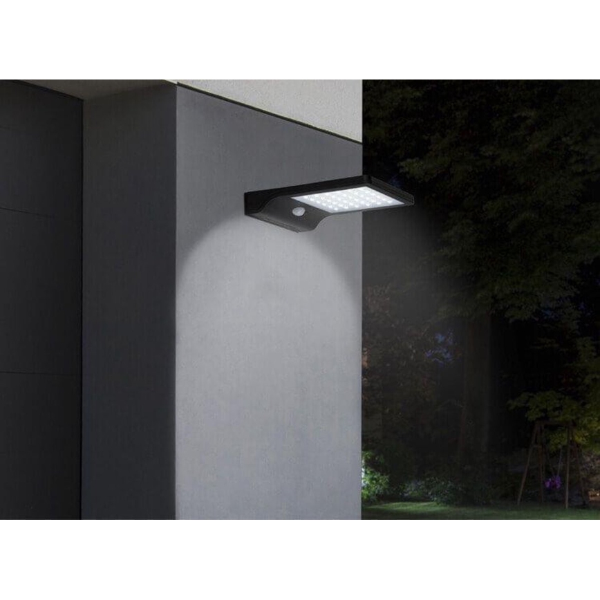 HÖFFTECH - Applique murale solaire LED avec capteur de mouvement et capteur crépusculaire LED/3,7V 2200 mAh IP44