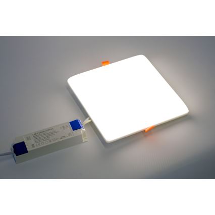 LED Badkamer inbouwspot LED/24W/230V 2700-6500K IP44 vierkant