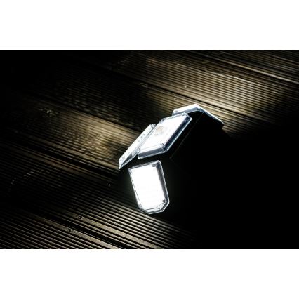 LED Solar wandlamp met sensor LED/5W/5,5V IP65 2400 mAh