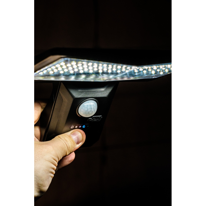 LED Solar wandlamp met sensor LED/2,6W/5,5V IP65 1800 mAh zwart