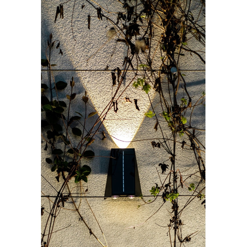 LED Solar wandlamp met sensor LED/2W/5V IP54 1300 mAh