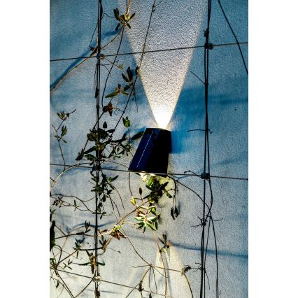 LED Solar wandlamp met sensor LED/2W/5V IP54 1300 mAh