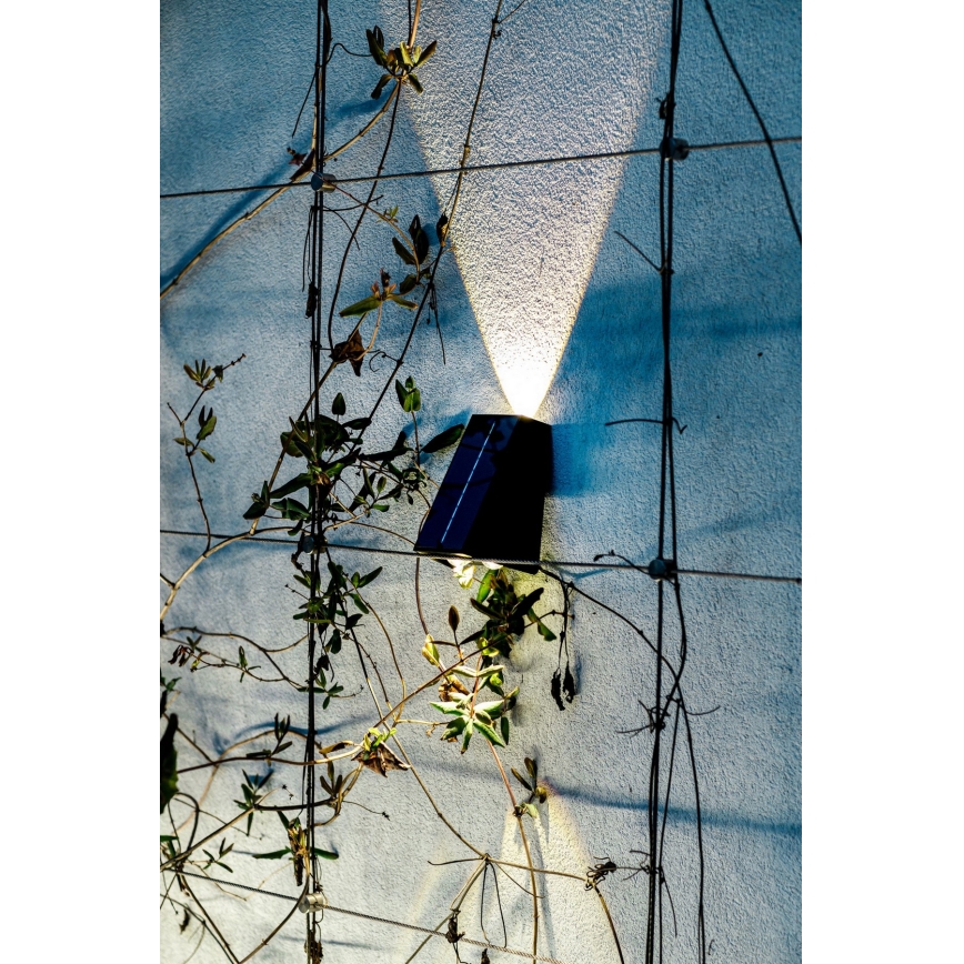 LED Solar wandlamp met sensor LED/2W/5V IP54 1300 mAh
